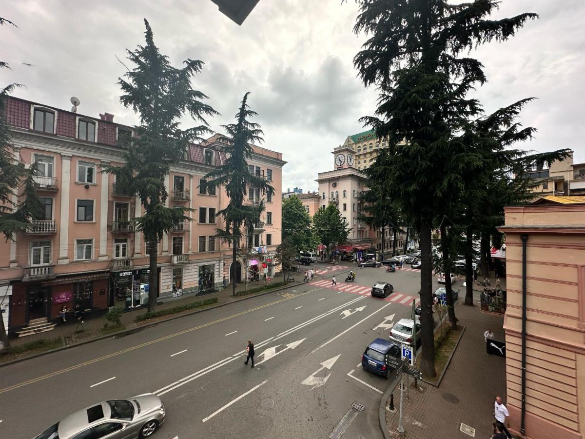 My Metropol Hotel Batoemi Buitenkant foto
