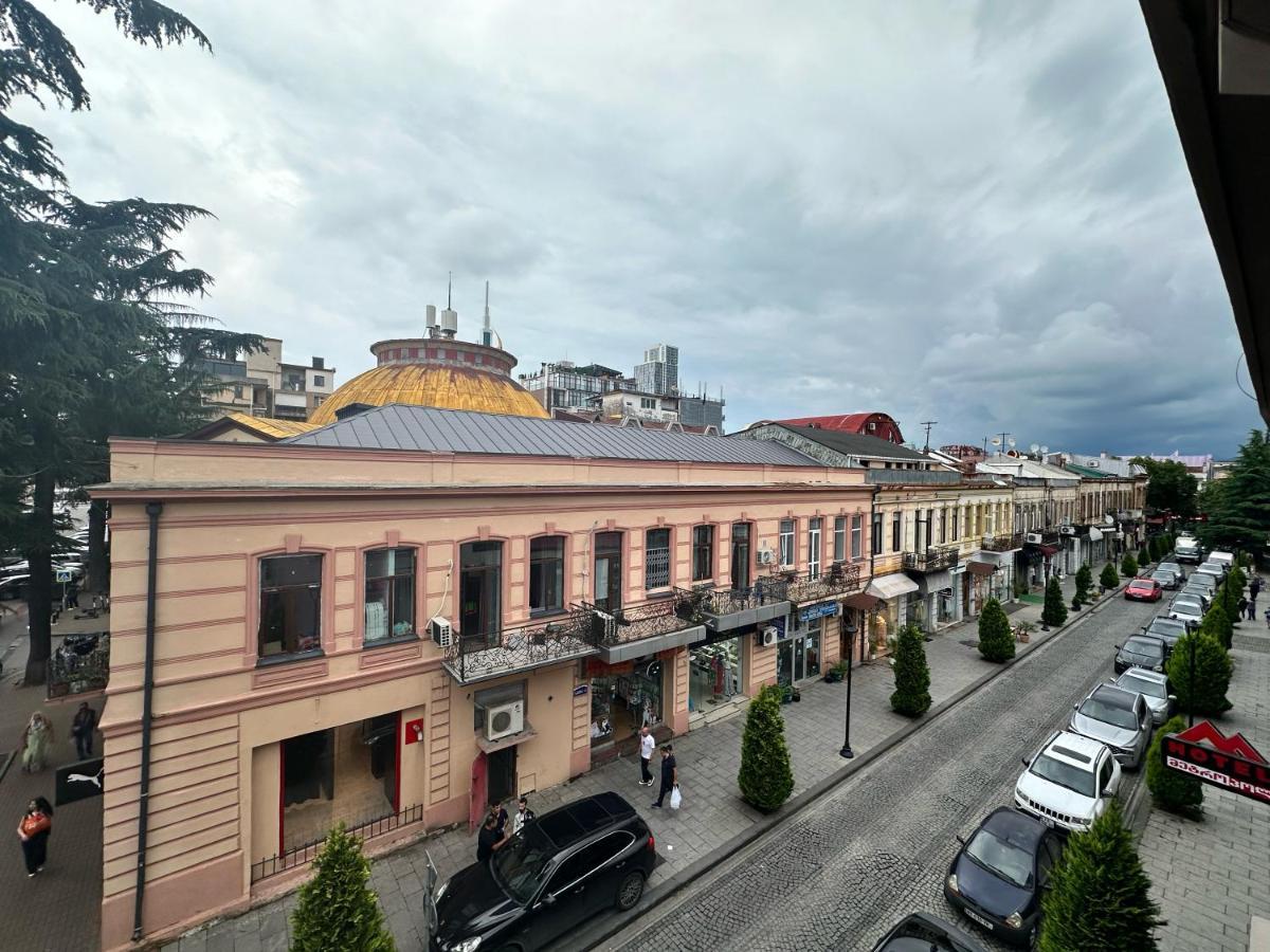 My Metropol Hotel Batoemi Buitenkant foto