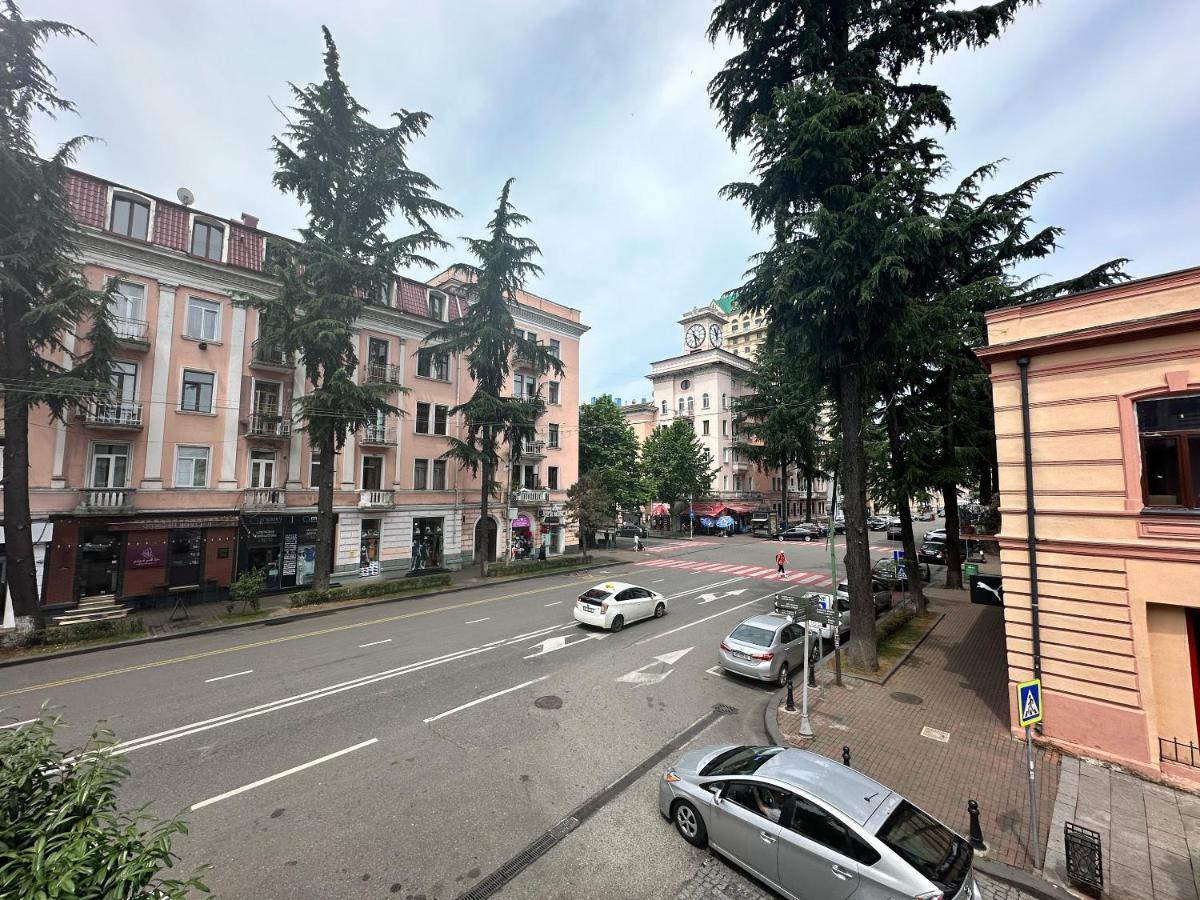 My Metropol Hotel Batoemi Buitenkant foto
